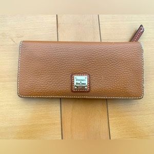 Dooney & Bourke Classic Leather Wallet